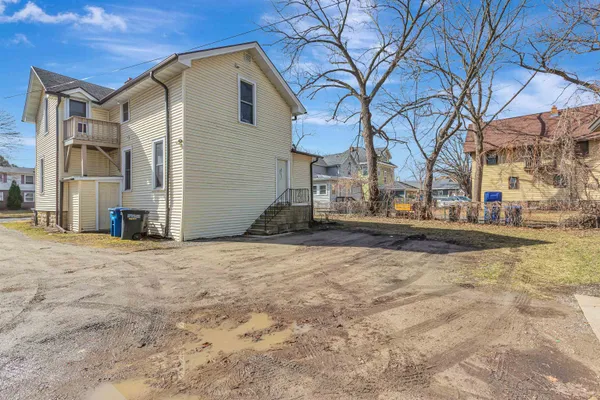 $265,000 | 514 West Irving Avenue, Oshkosh, WI 54901