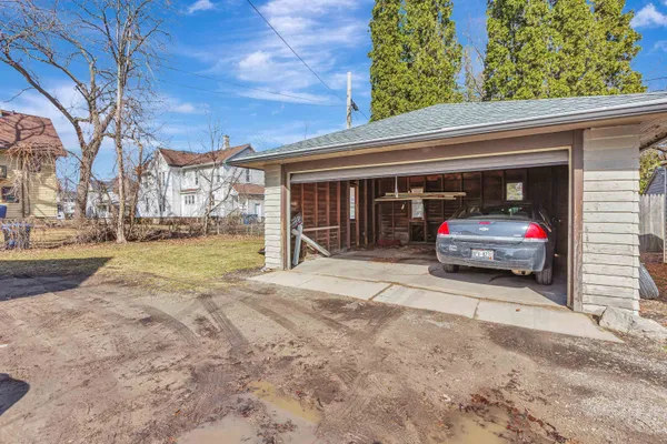 $265,000 | 514 West Irving Avenue, Oshkosh, WI 54901