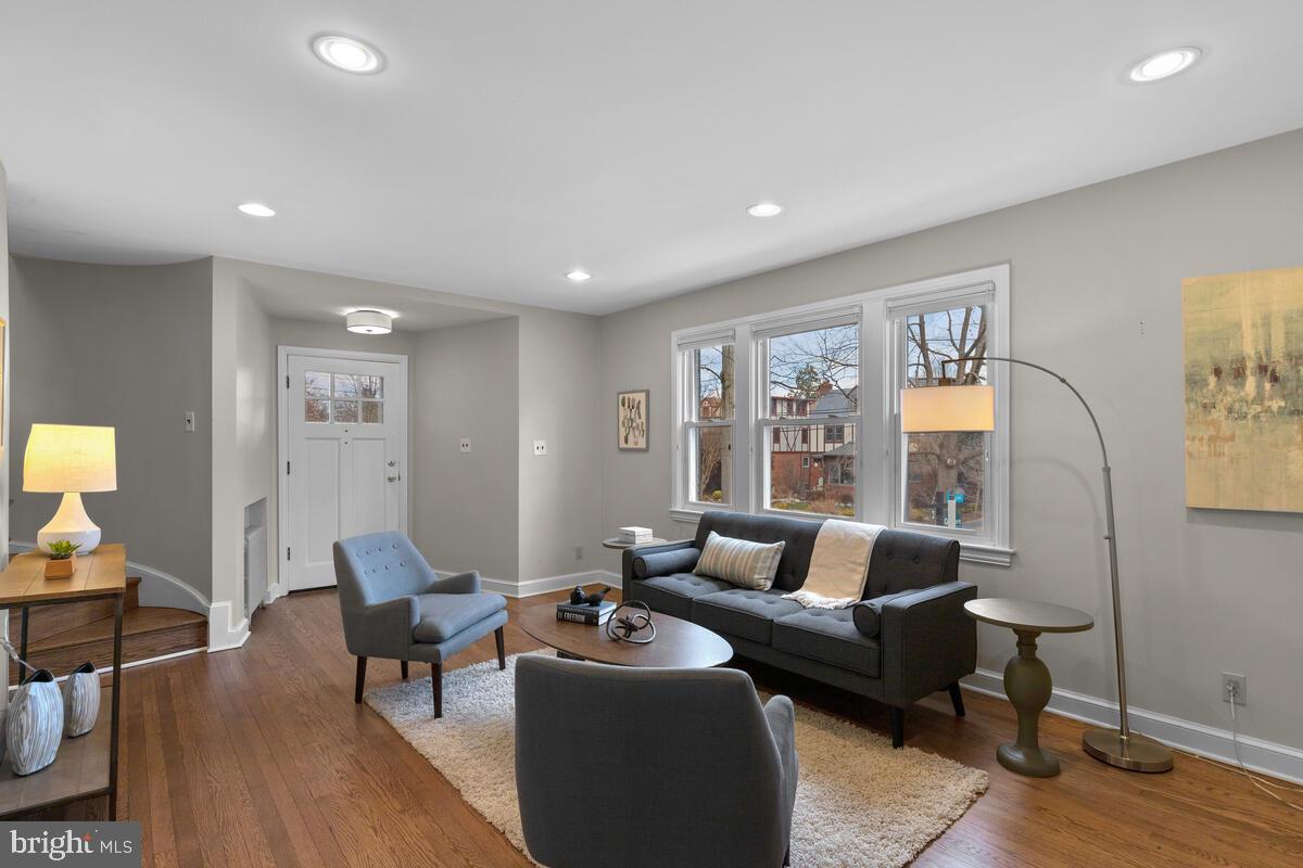 8402 Cedar Street Silver Spring, MD 20910 - Photo 7 of 41 Recessed lighting