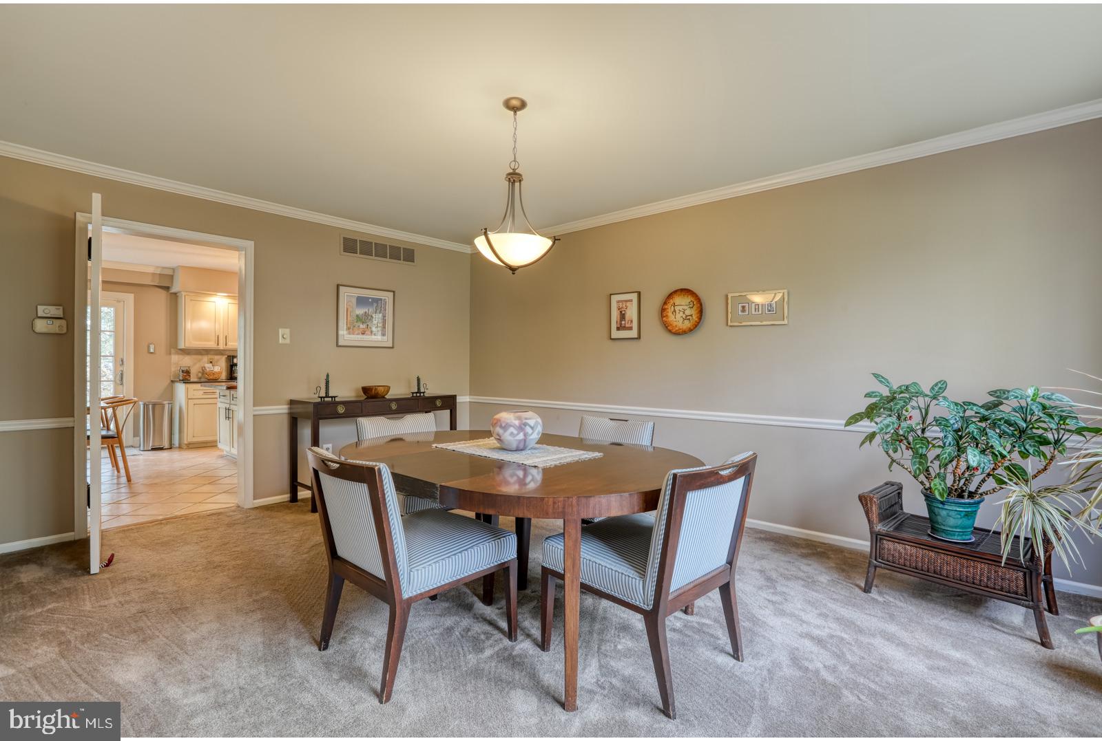 17 Highview Lane Yardley, PA 19067 - Photo 13 of 55 Dining Room