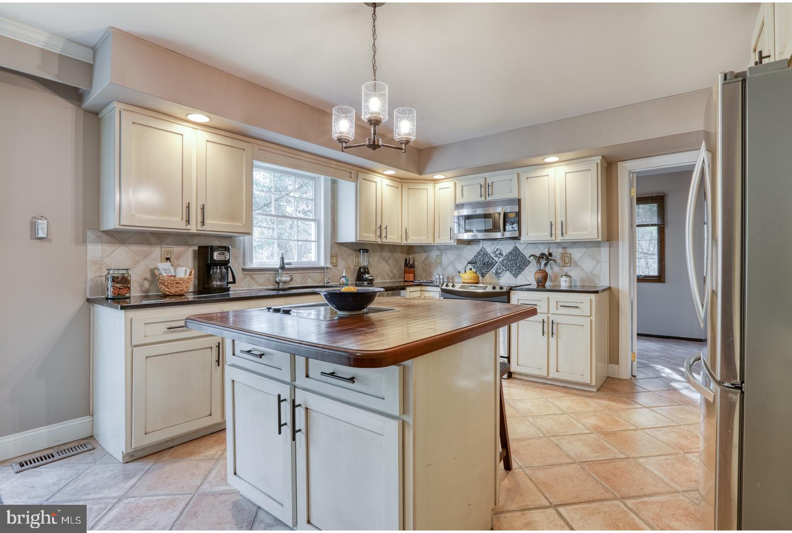 17 Highview Lane Yardley, PA 19067 - Photo 14 of 55 Center Island Kitchen