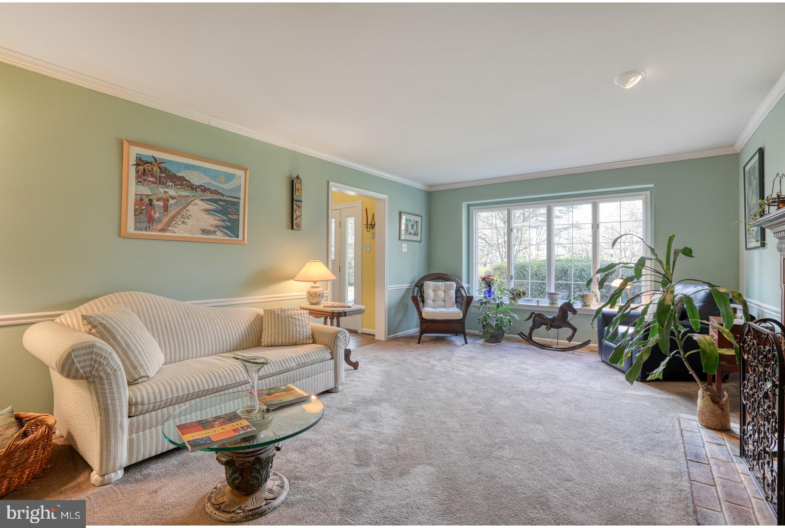 17 Highview Lane Yardley, PA 19067 - Photo 10 of 55 Living Room