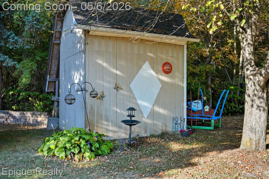 8150 Runyan Lake Road Fenton, MI 48430 - Photo 37 of 39