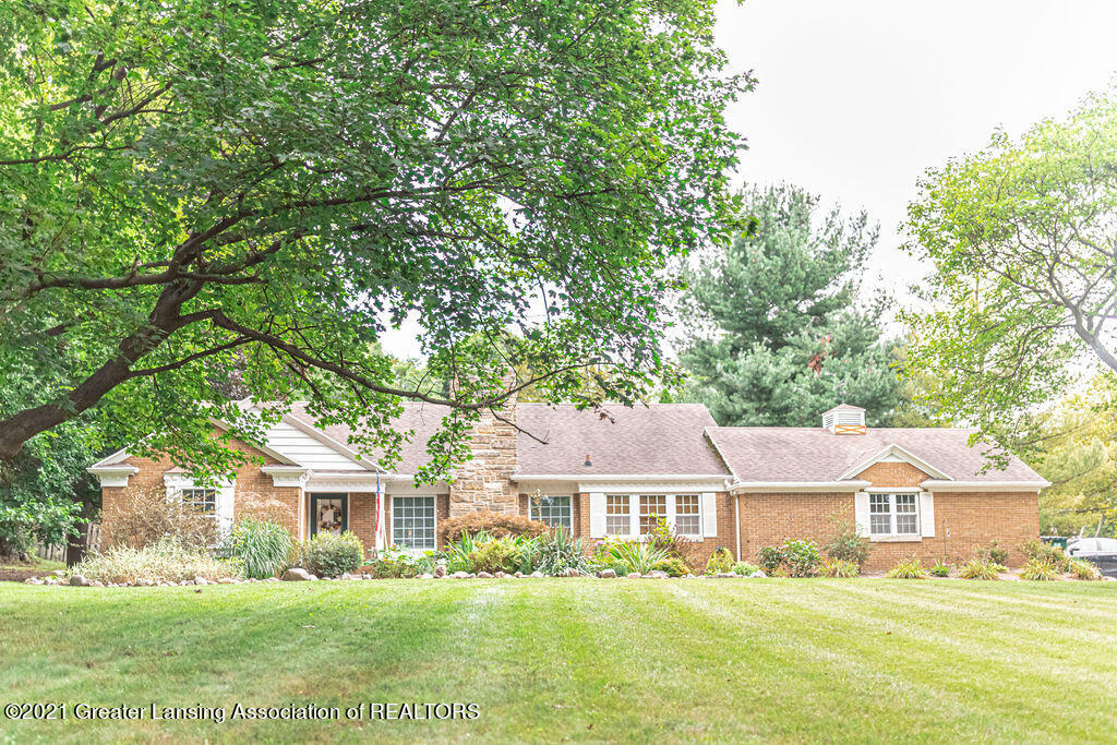 1950 North Waverly Road Lansing, MI 48906 - Photo 1 of 38 IMG_669