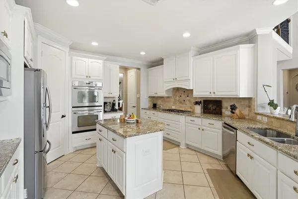$599,900 | 4627 La Escalona Drive, League City, TX 77573