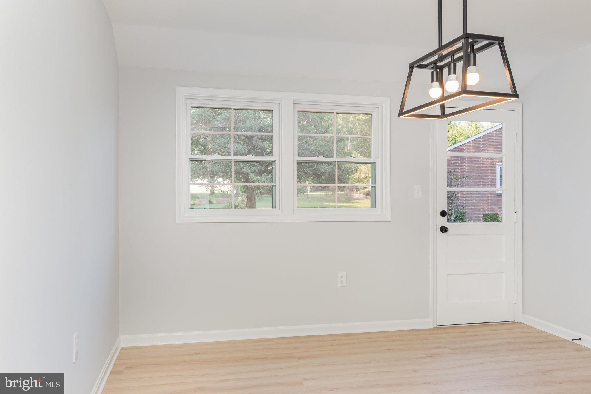 606 Southgate Road Aberdeen, MD 21001 - Photo 15 of 31 Plenty of kitchen table space