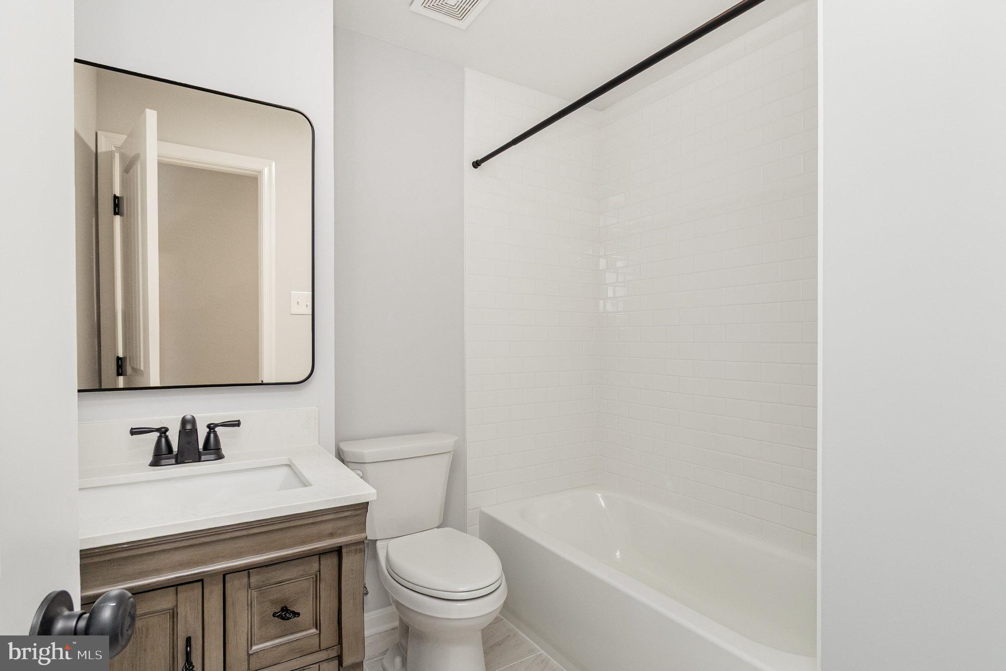 606 Southgate Road Aberdeen, MD 21001 - Photo 24 of 31 Full bathroom #2