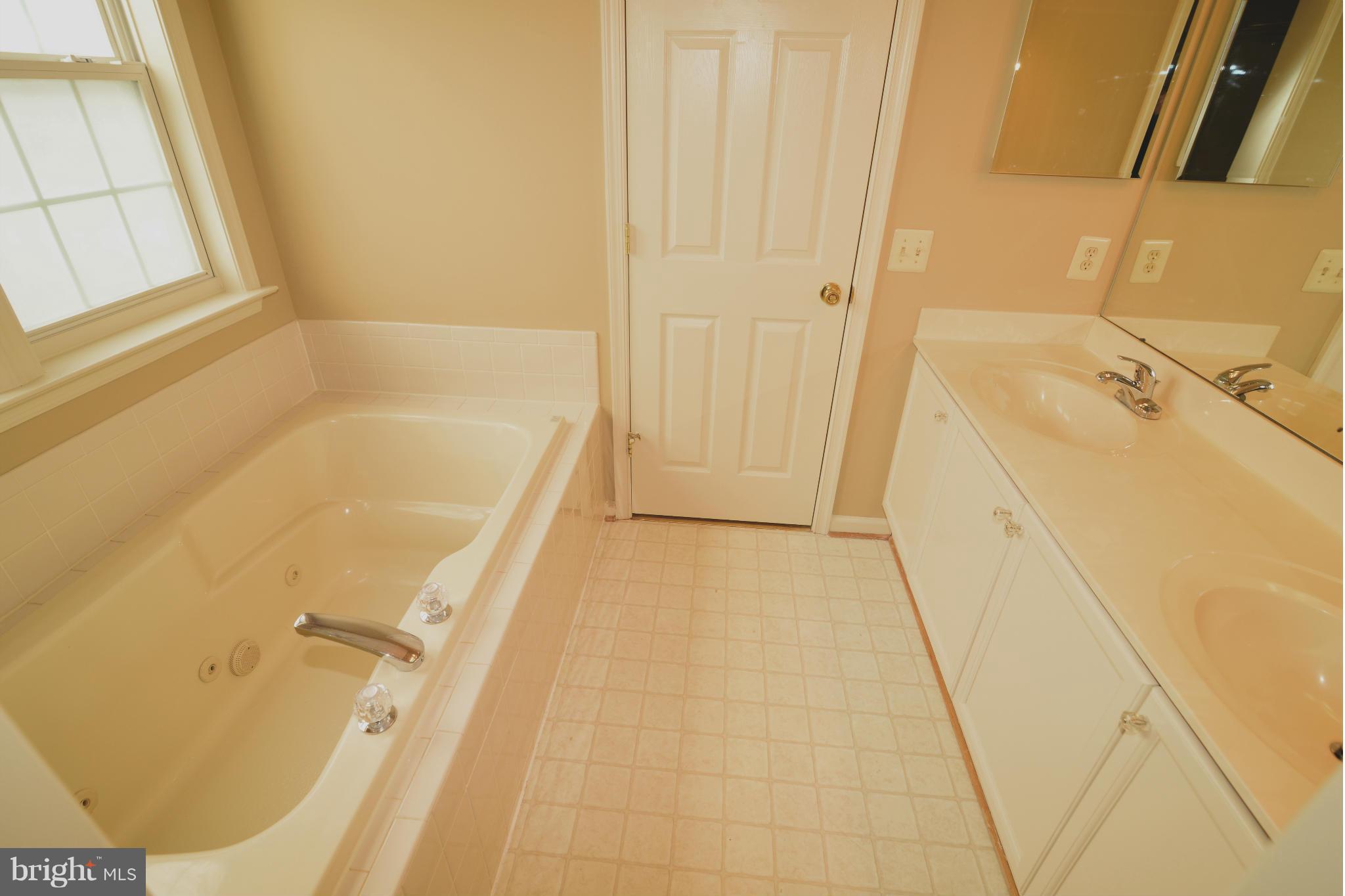 1946 Timber Grove Road Frederick, MD 21702 - Photo 10 of 22 Bath (Master)
