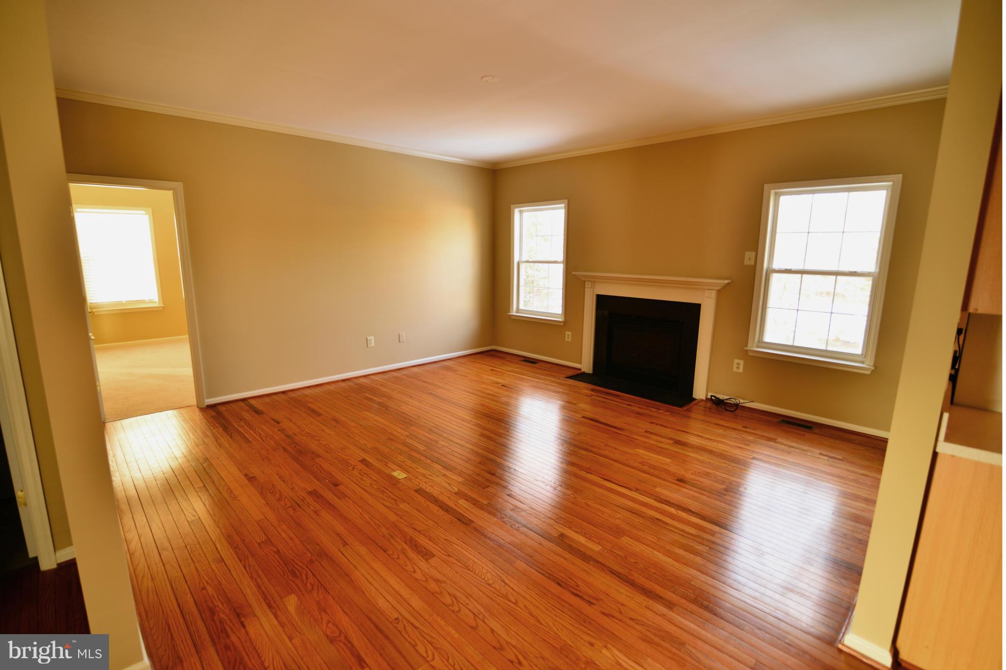 1946 Timber Grove Road Frederick, MD 21702 - Photo 3 of 22 Living Room