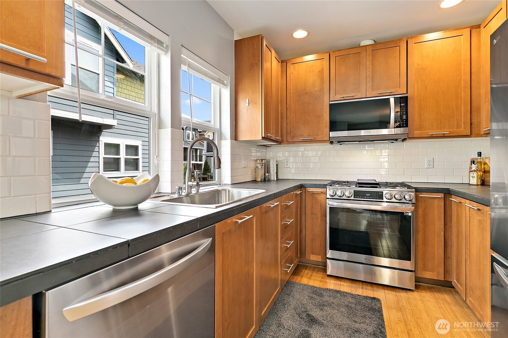 3253 Southwest Raymond Street Seattle, WA 98126 - Photo 11 of 35 Gallery Image 11