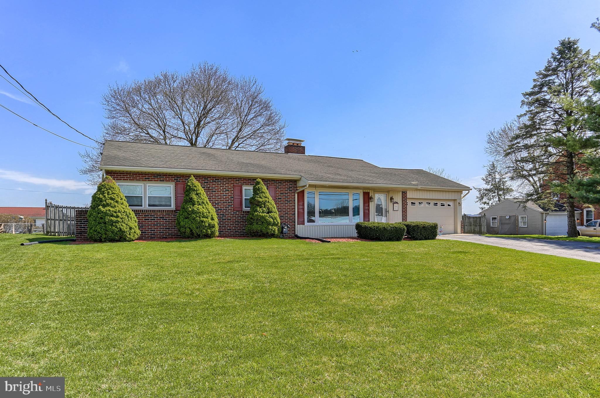 1118 Hanover Road York, PA 17408 - Photo 2 of 31