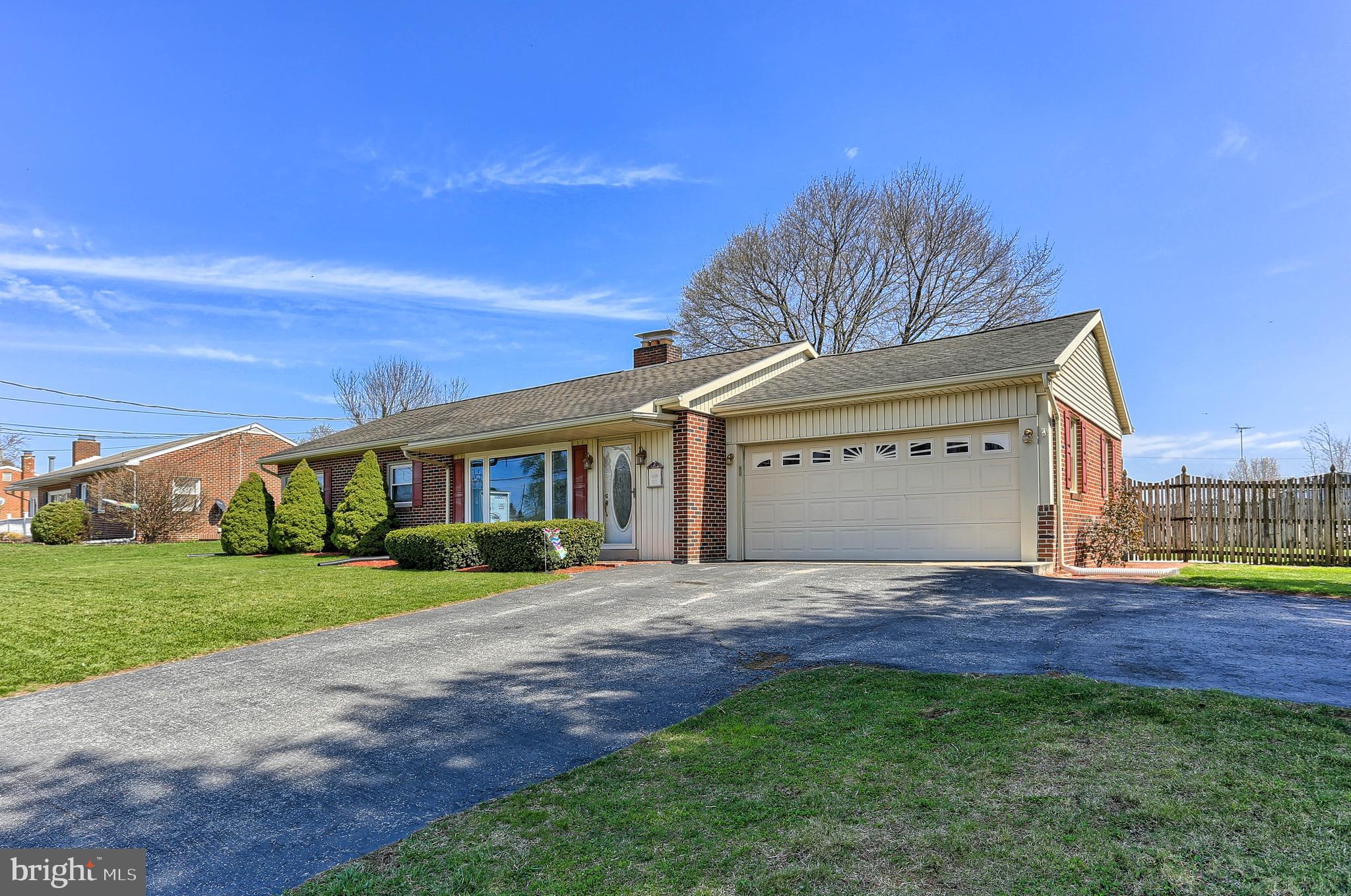 1118 Hanover Road York, PA 17408 - Photo 3 of 31