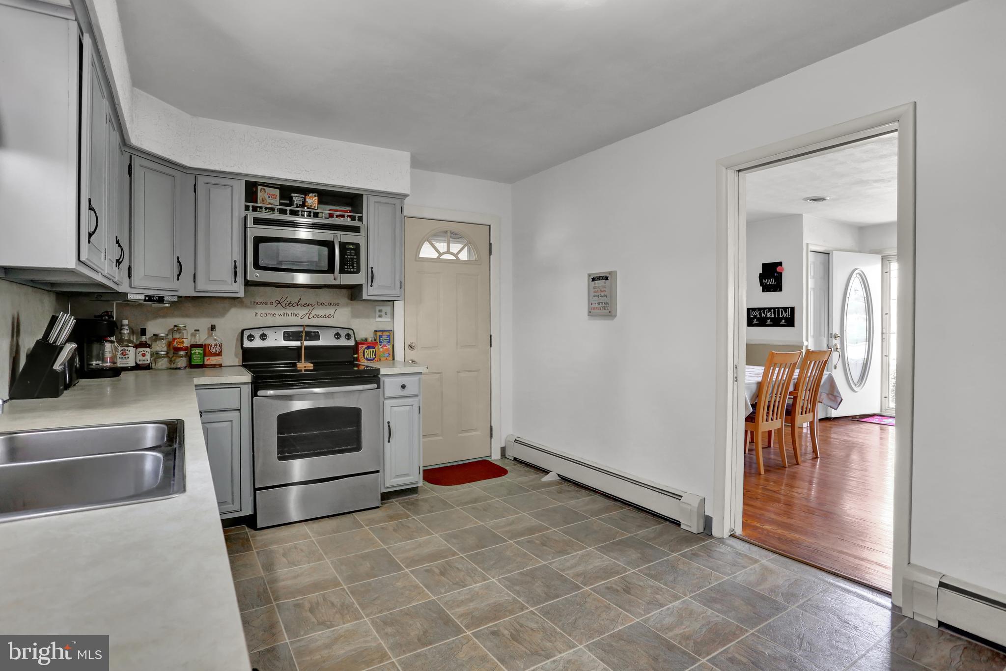 1118 Hanover Road York, PA 17408 - Photo 10 of 31