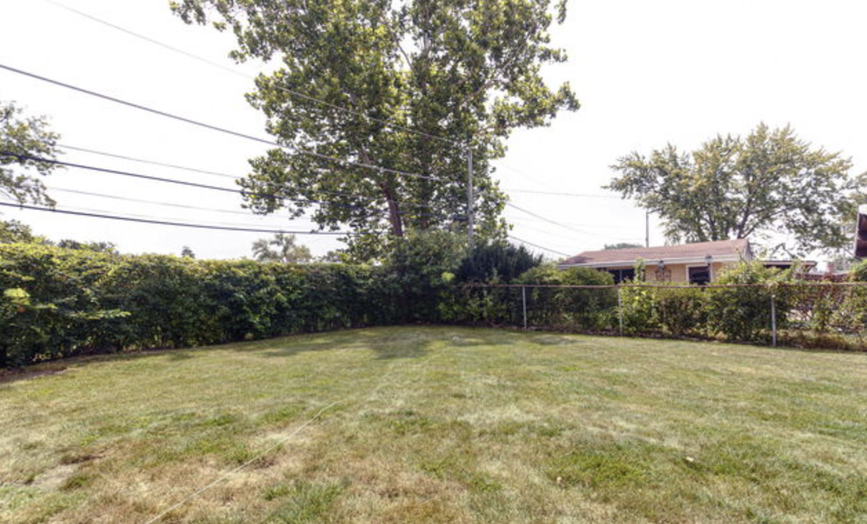 137 Highview Avenue Addison, IL 60101 - Photo 9 of 12 a view of a backyard