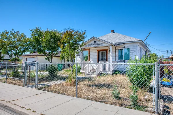 $225,000 | 2450 Knowles Street, Selma, CA 93662