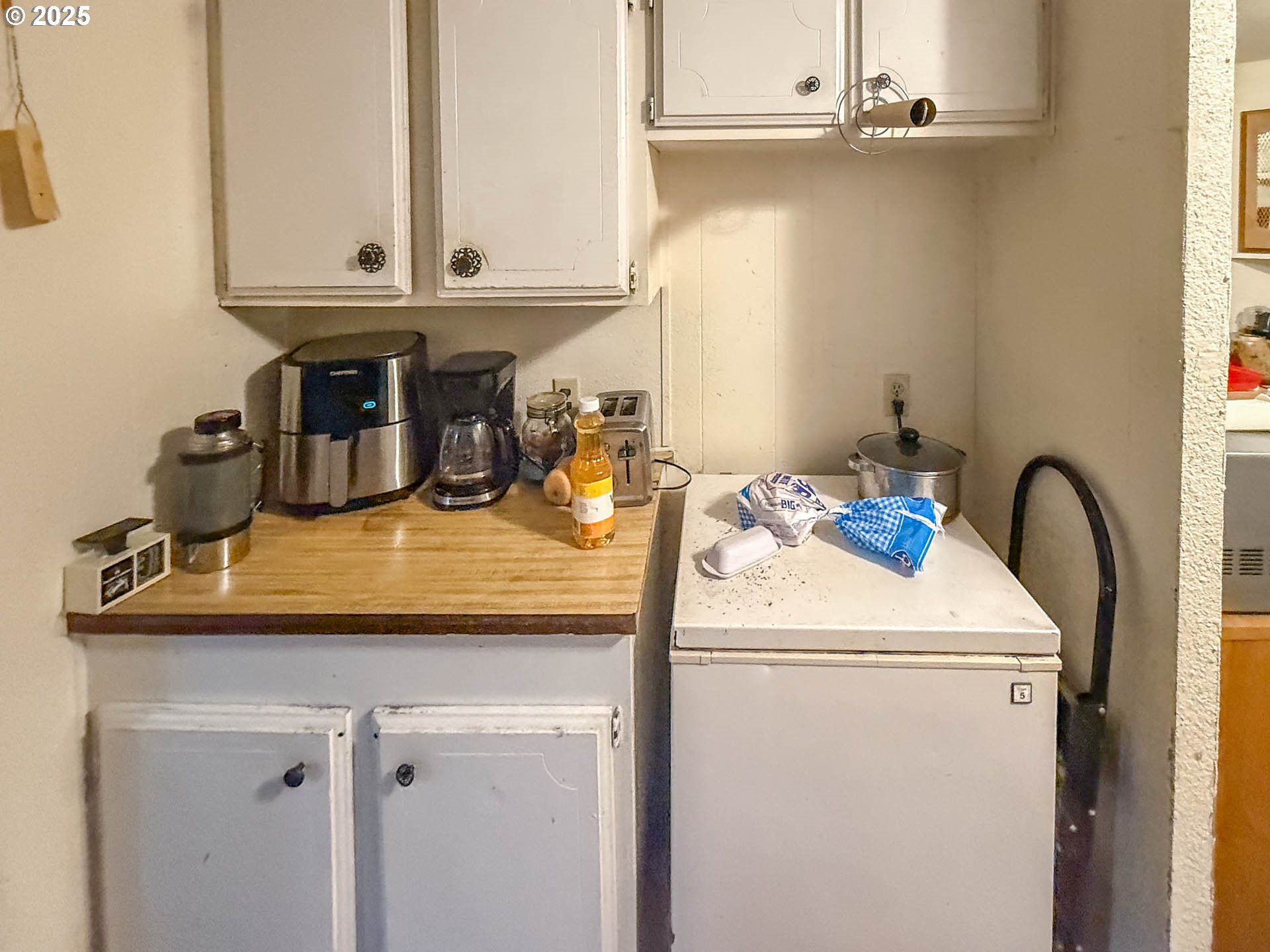 301 Conrad Street Myrtle Creek, OR 97457 - Photo 5 of 12 a view of washer and dryer