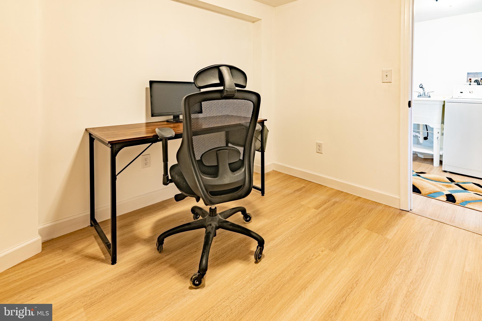 8427 Arbutus Road Pasadena, MD 21122 - Photo 36 of 123 Lower Level Office