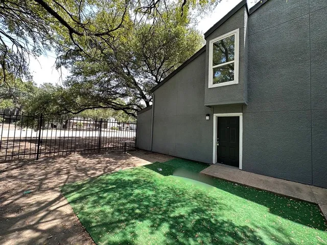 $895 | 9696 Walnut Street, Unit 105, Dallas, TX 75243