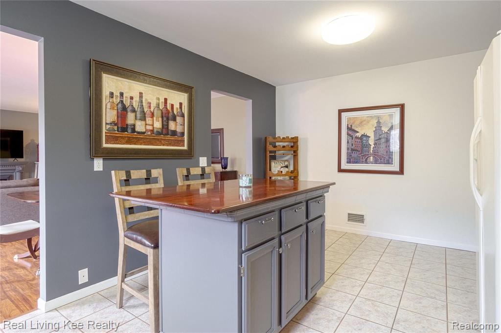 2200 Rochelle Park Drive Rochester Hills, MI 48309 - Photo 16 of 49
