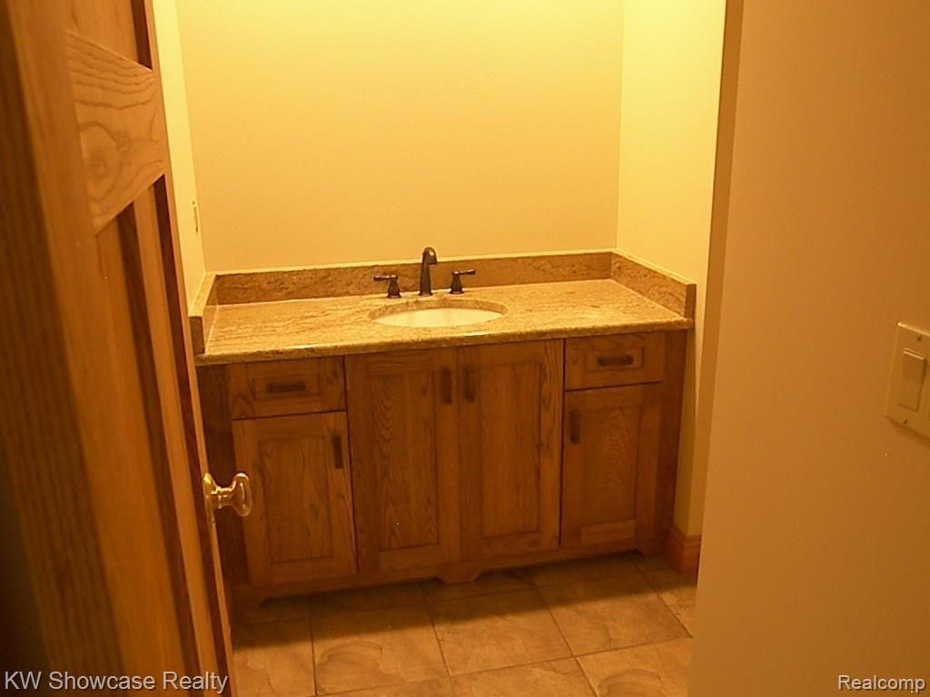 833 North Hughes Road Howell, MI 48843 - Photo 25 of 61 100_3653.jpg