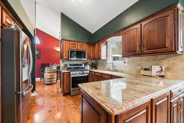 $500,000 | 1237 Churchill Road, Bartlett, IL 60103