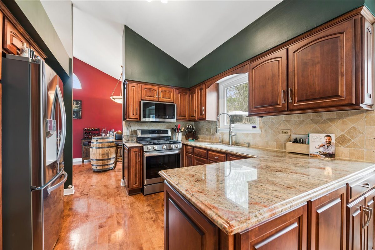 1237 Churchill Road Bartlett, IL 60103 - Photo 13 of 35