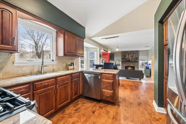 $500,000 | 1237 Churchill Road, Bartlett, IL 60103