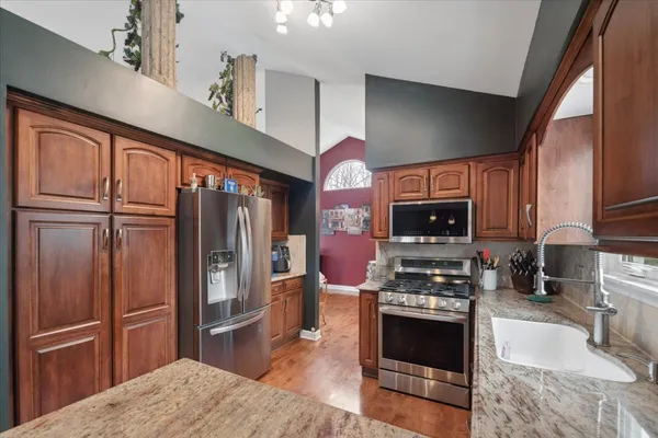 $500,000 | 1237 Churchill Road, Bartlett, IL 60103