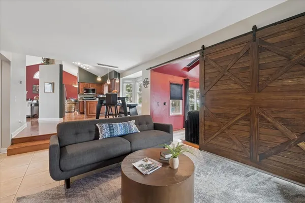 $500,000 | 1237 Churchill Road, Bartlett, IL 60103