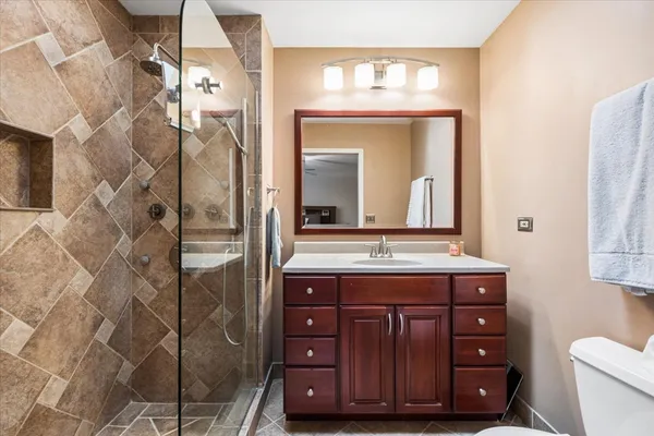 $500,000 | 1237 Churchill Road, Bartlett, IL 60103