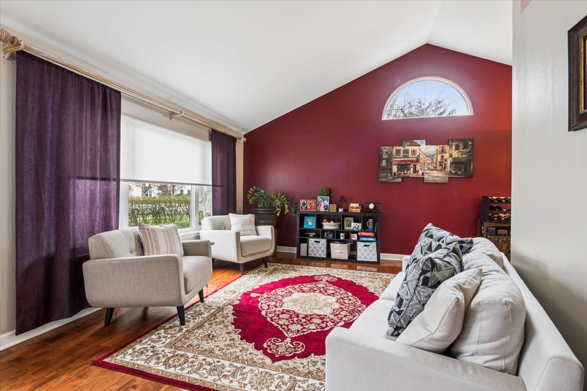 1237 Churchill Road Bartlett, IL 60103 - Photo 4 of 35