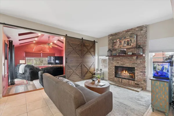 $500,000 | 1237 Churchill Road, Bartlett, IL 60103