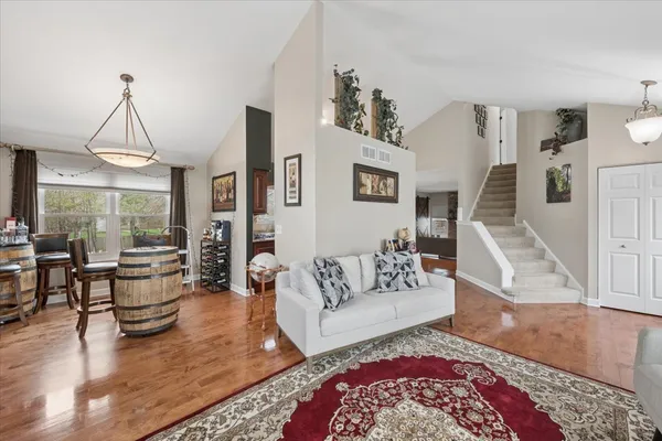 $500,000 | 1237 Churchill Road, Bartlett, IL 60103