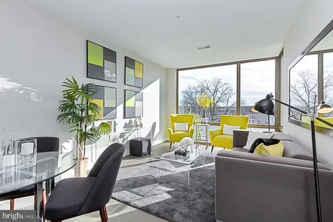 $3,200 | 1500 Pennsylvania Ave. Southeast, Unit 308, Washington, DC 20003
