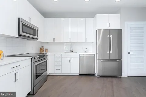 $3,200 | 1500 Pennsylvania Ave. Southeast, Unit 308, Washington, DC 20003