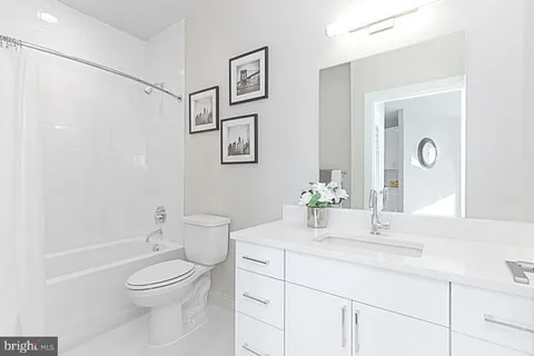 $3,200 | 1500 Pennsylvania Ave. Southeast, Unit 308, Washington, DC 20003