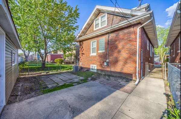 $3,000 | 4136 Park Avenue, Brookfield, IL 60513