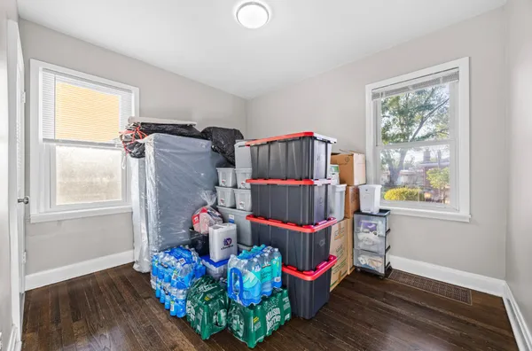 $3,000 | 4136 Park Avenue, Brookfield, IL 60513