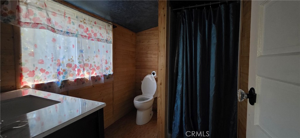 16455 French Town Road Brownsville, CA 95919 - Photo 18 of 26 a view of bathroom with a toilet