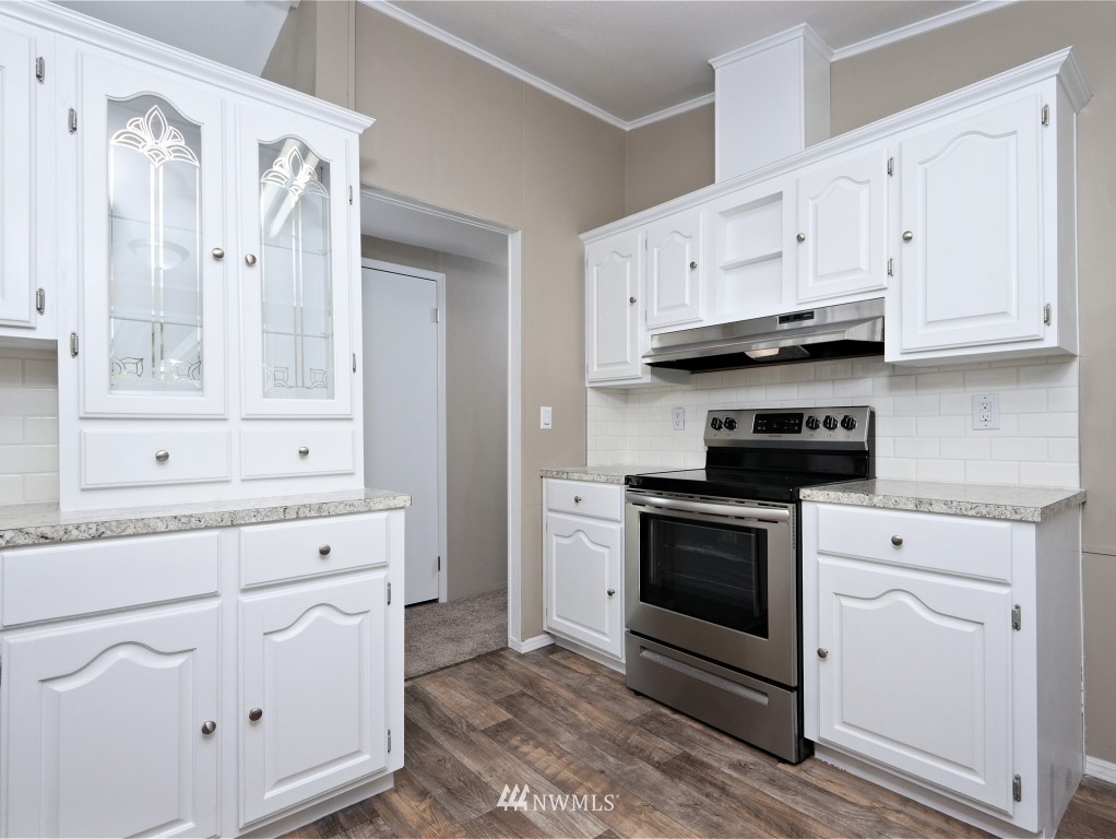 728 Northeast Riddell Road Bremerton, WA 98311 - Photo 5 of 25 Gallery Image 5