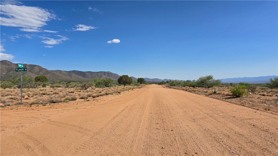 353-36-158 North Tyree Road Hackberry, AZ 86411 - Photo 17 of 19
