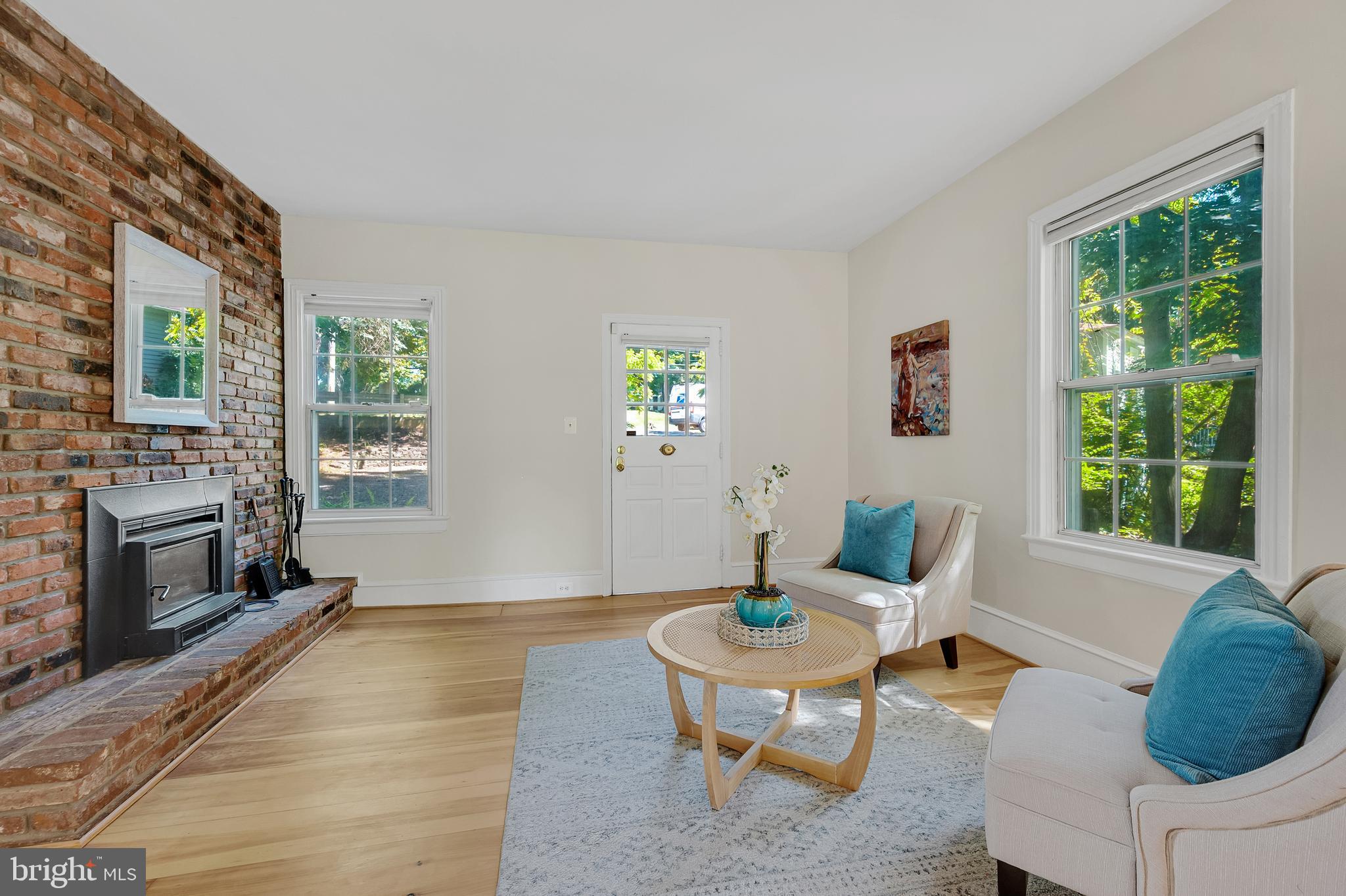 2418 Forest Glen Road Silver Spring, MD 20910 - Photo 3 of 23