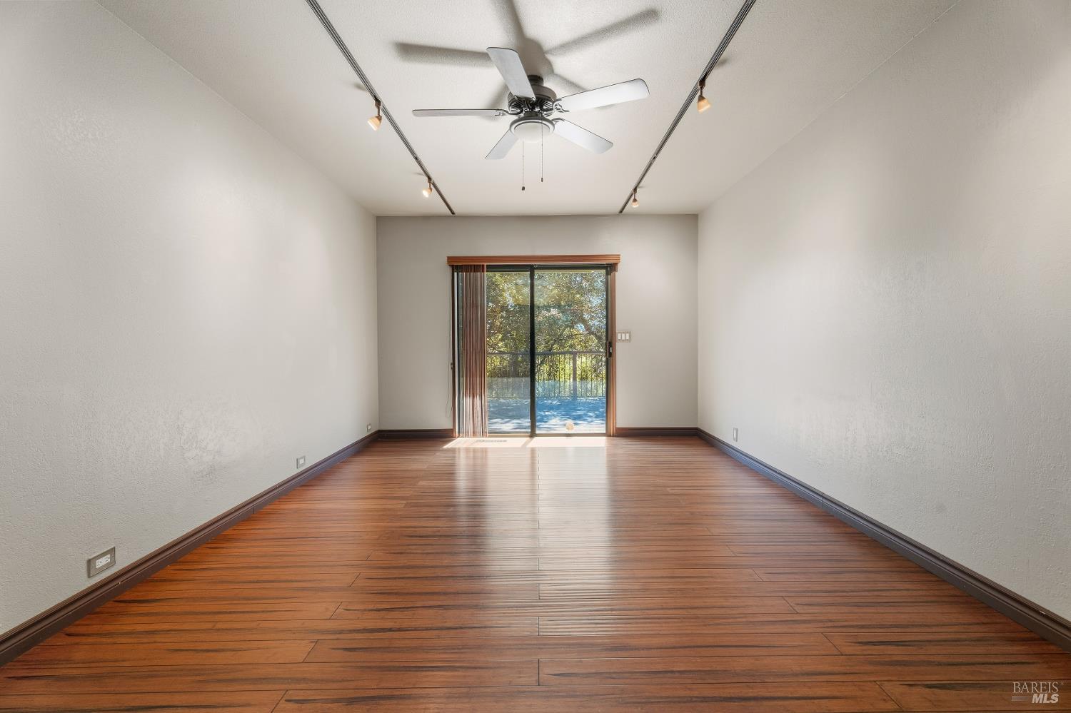 888 Watson Road Ukiah, CA 95482 - Photo 12 of 40 Office/bonus room off the kitchen with slider to the back deck.