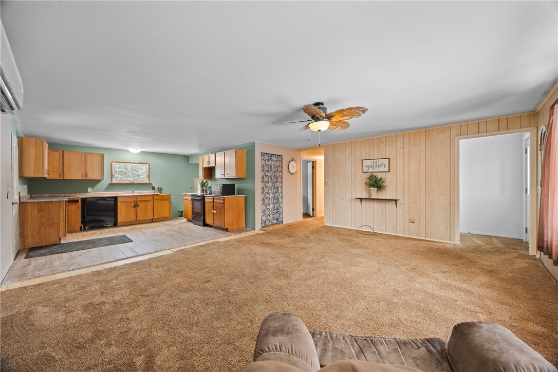 2466 Reed Road Waterloo, NY 13165 - Photo 20 of 47 Living Room