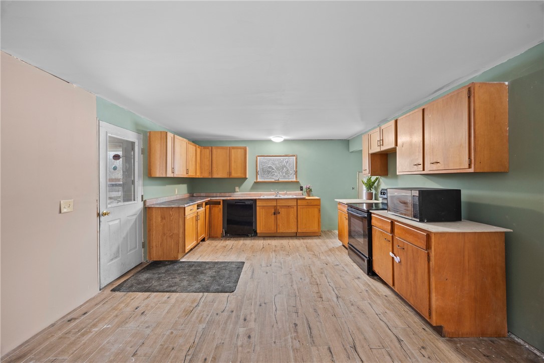 2466 Reed Road Waterloo, NY 13165 - Photo 8 of 47 Kitchen/Dining