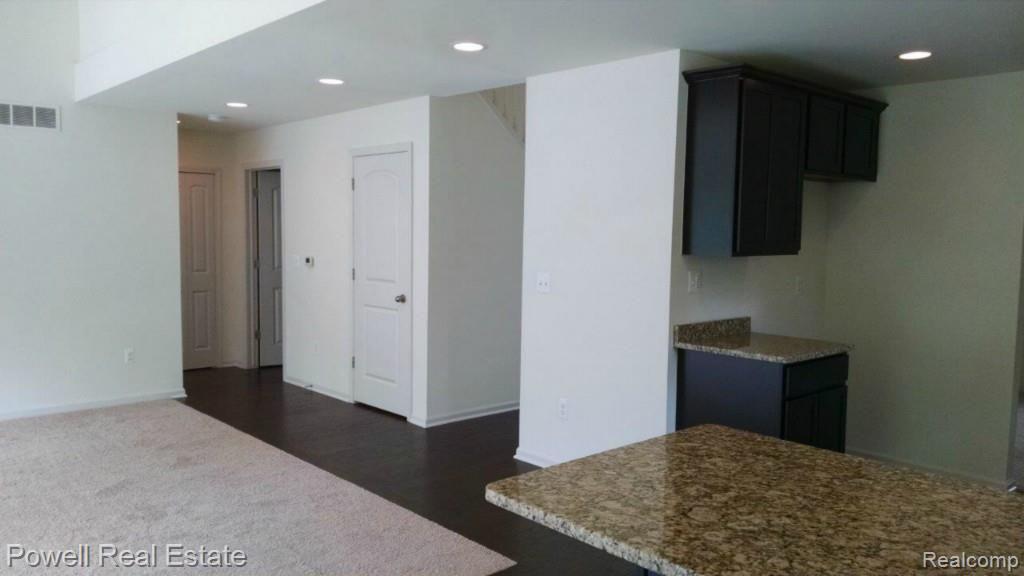 2786 Simpson Drive Rochester Hills, MI 48309 - Photo 3 of 8