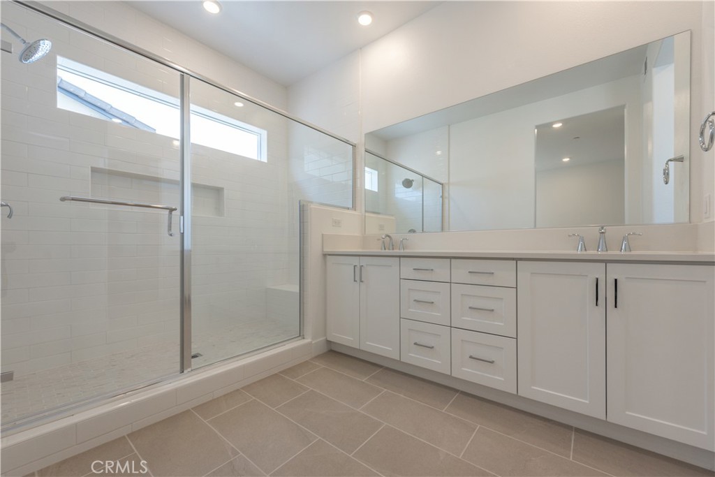 136 Seep Irvine, CA 92618 - Photo 18 of 32