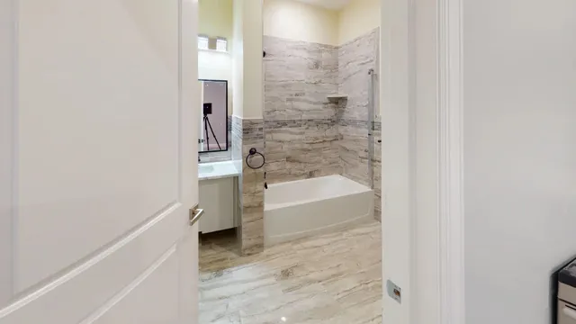 $2,000 | 680 Grand Street, Unit 412, Jersey City, NJ 07304