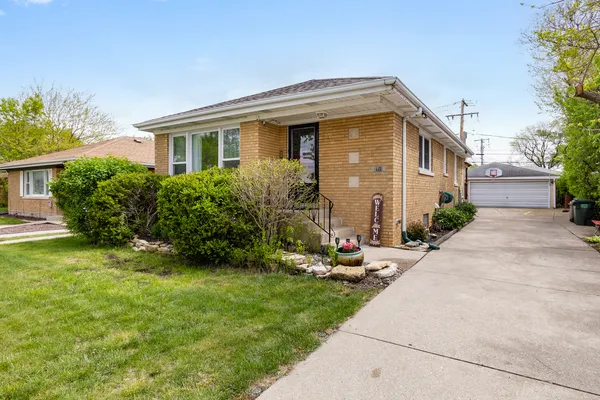 $499,000 | 2711 Maple Avenue, Brookfield, IL 60513