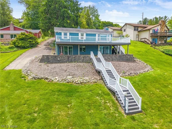 $529,900 | 426 East Mohawk Drive, Malvern, OH 44644